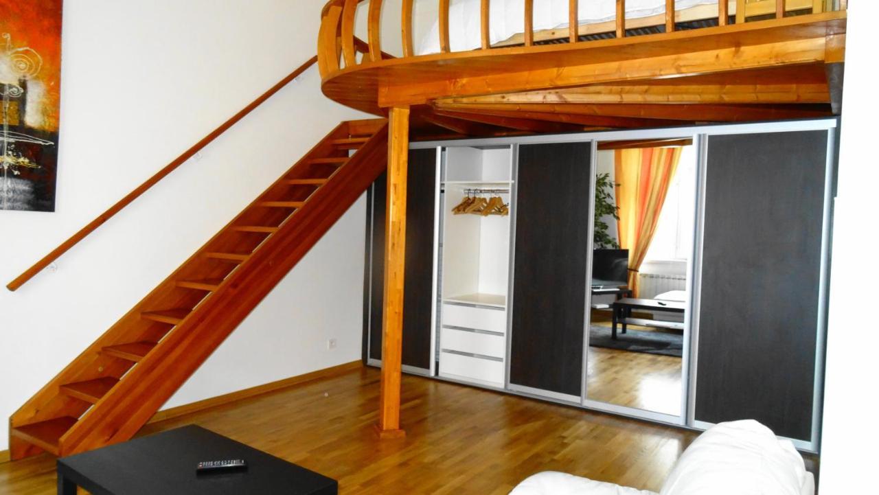 Apartment Four Seasons Platnerska Prag
